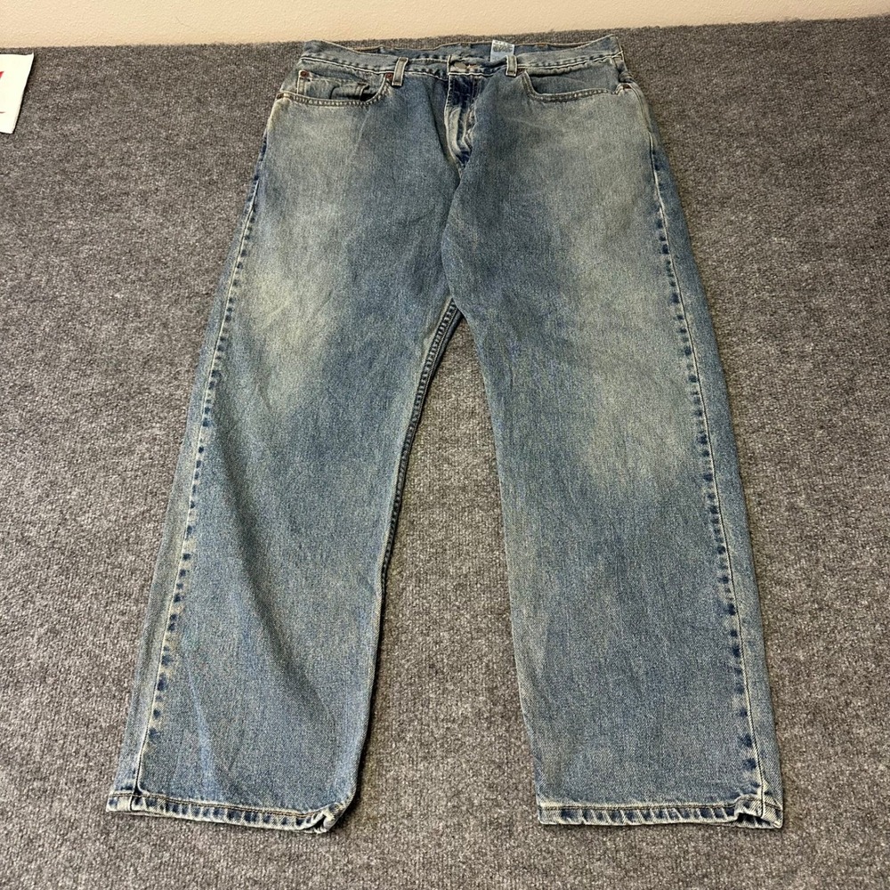 Levi's Jeans Mens Size 38x30 Blue 505 Regular Fit Straight Leg Medium Wash Denim